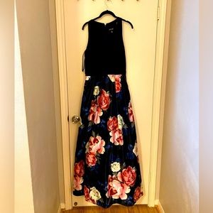 Long formal v-neck dress with pockets